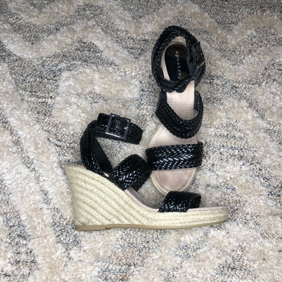 Apostrophe wedges - Picture 4 of 6